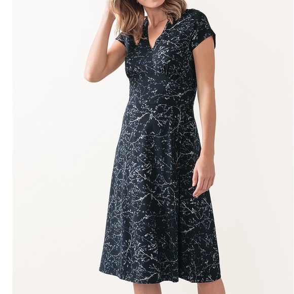 sahalie Dresses & Skirts - Bella Coola Print Dress